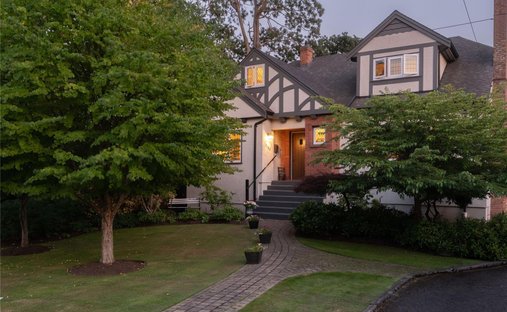 House in Oak Bay, British Columbia, Canada 1