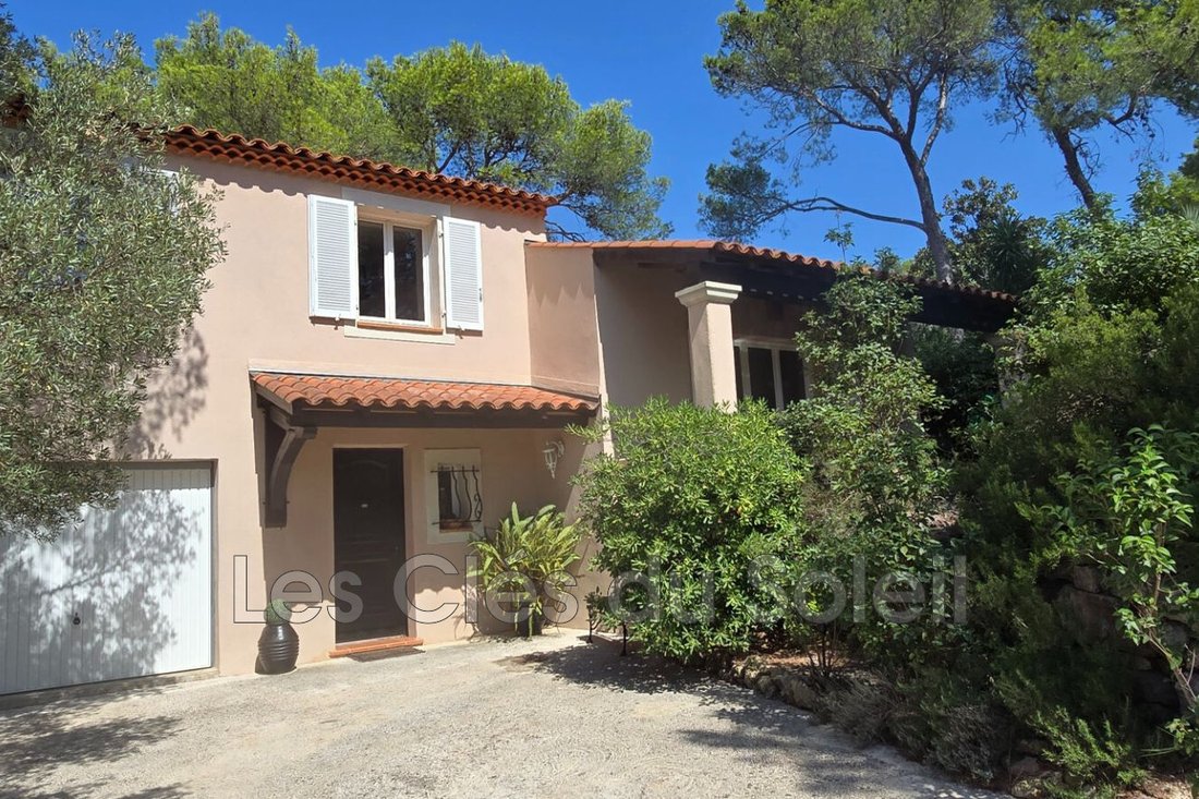Villa in Hyeres, Provence-Alpes-Côte d'Azur, France 2 - 18454054