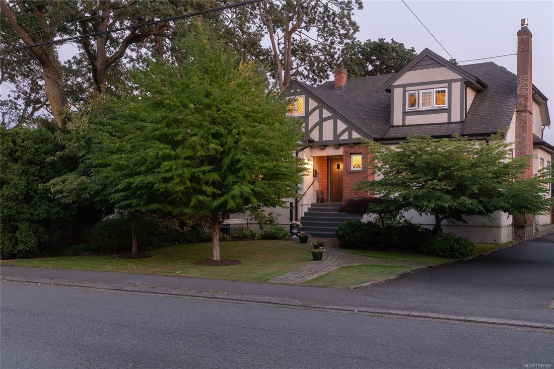 House in Oak Bay, British Columbia, Canada 2 - 18837623