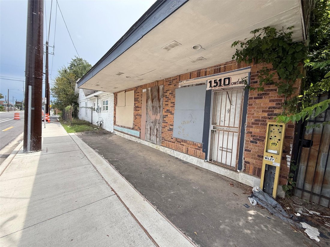 Houston, Texas, United States 4 - 18837401