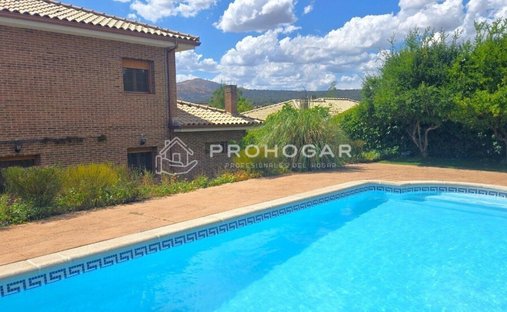 House in Pedrezuela, Comunidad de Madrid, Spain 1
