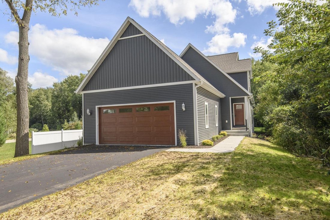House in Dousman, Wisconsin, United States 2 - 18836588