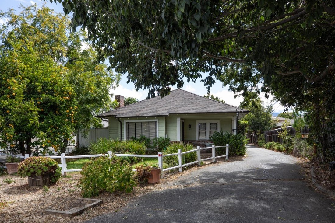 Mountain View, California, United States 1 - 18836533
