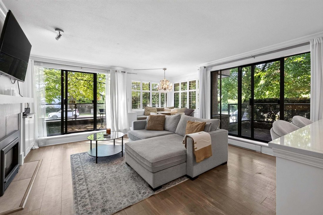 Condo in North Vancouver, British Columbia, Canada 1 - 18837651