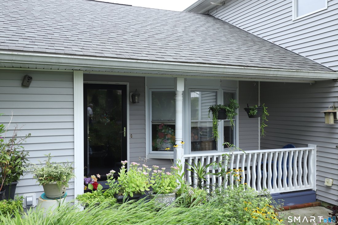 House in Ansonia, Connecticut, United States 2 - 18796065