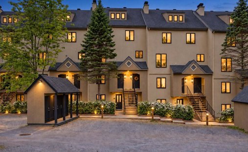 Condominio a Mont-Tremblant, Québec, Canada 1