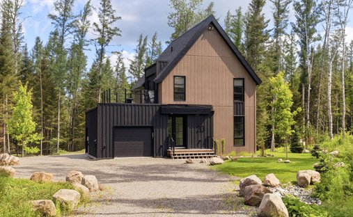 House in Mont-Tremblant, Quebec, Canada 1