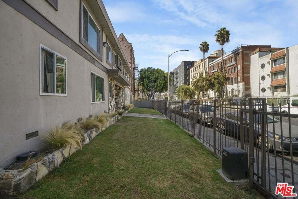 Los Angeles, California, United States 4 - 18836748