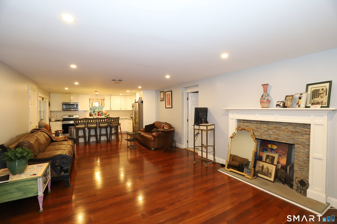 House in Ansonia, Connecticut, United States 5 - 18796065