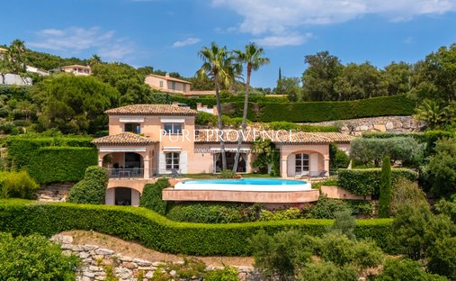 Maison à Ville-Les Saquedes-Le Bouillonnet, Sainte-Maxime, France 1