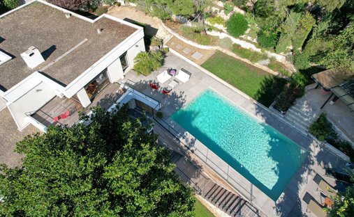 Estate in Casernes, Nimes, France 1