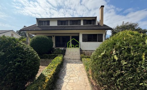 Townhouse in Aver-o-Mar, Amorim e Terroso, Porto District, Portugal 1