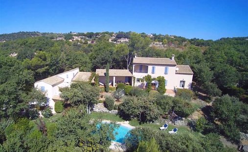 Villa in Goult, Provence-Alpes-Côte d'Azur, France 1