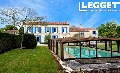 House in Vouhe, Nouvelle-Aquitaine, France 1