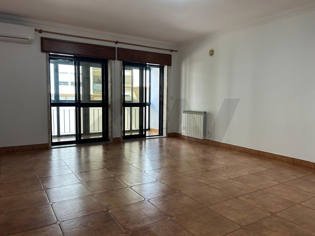 Apartment in Belas, Lisbon, Portugal 3 - 18837979