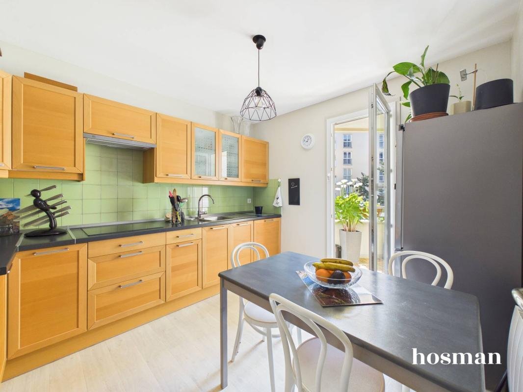 Apartment in Espaces Jeunes, Issy-les-Moulineaux, France 5 - 17772068