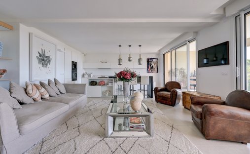 Apartment in Granettes-Jauberte-Sainte Anne, Aix-en-Provence, France 1