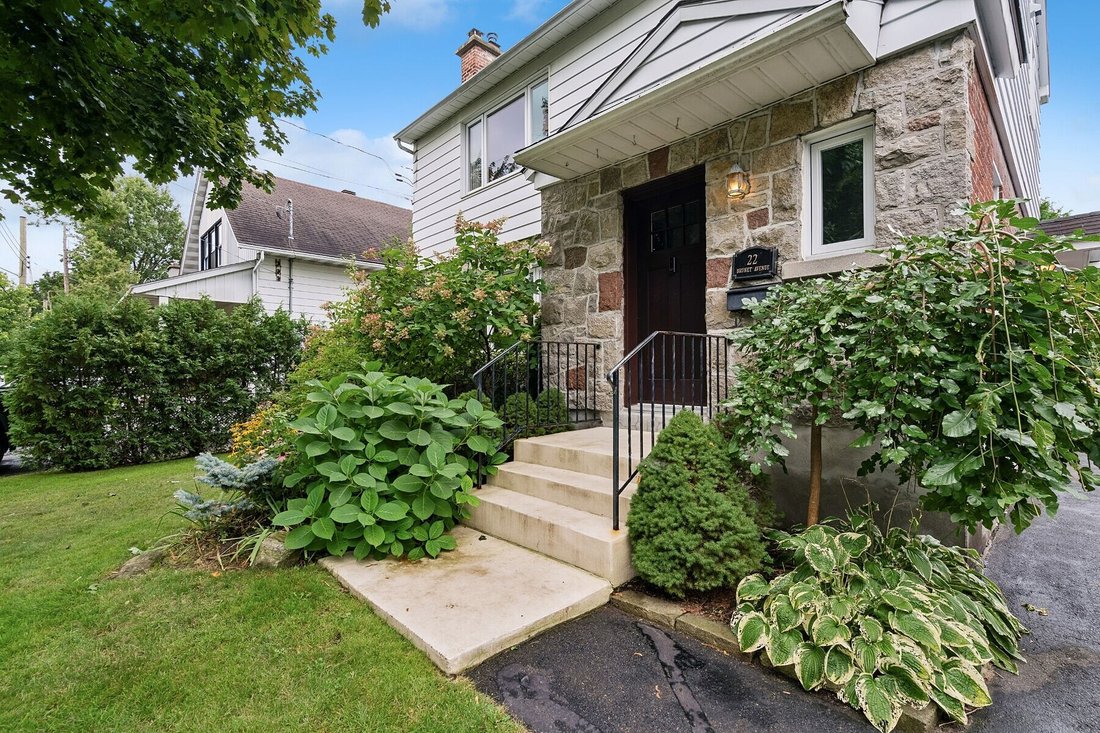 House in Pointe-Claire, Quebec, Canada 2 - 18838788