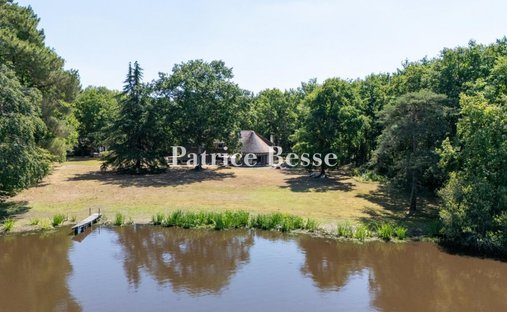 House in Centre Ville, Romorantin-Lanthenay, France 1