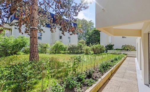 Apartment in La Garenne-Colombes, Ile-de-France, France 1