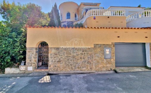 Villa in Roses, Catalonia, Spain 1