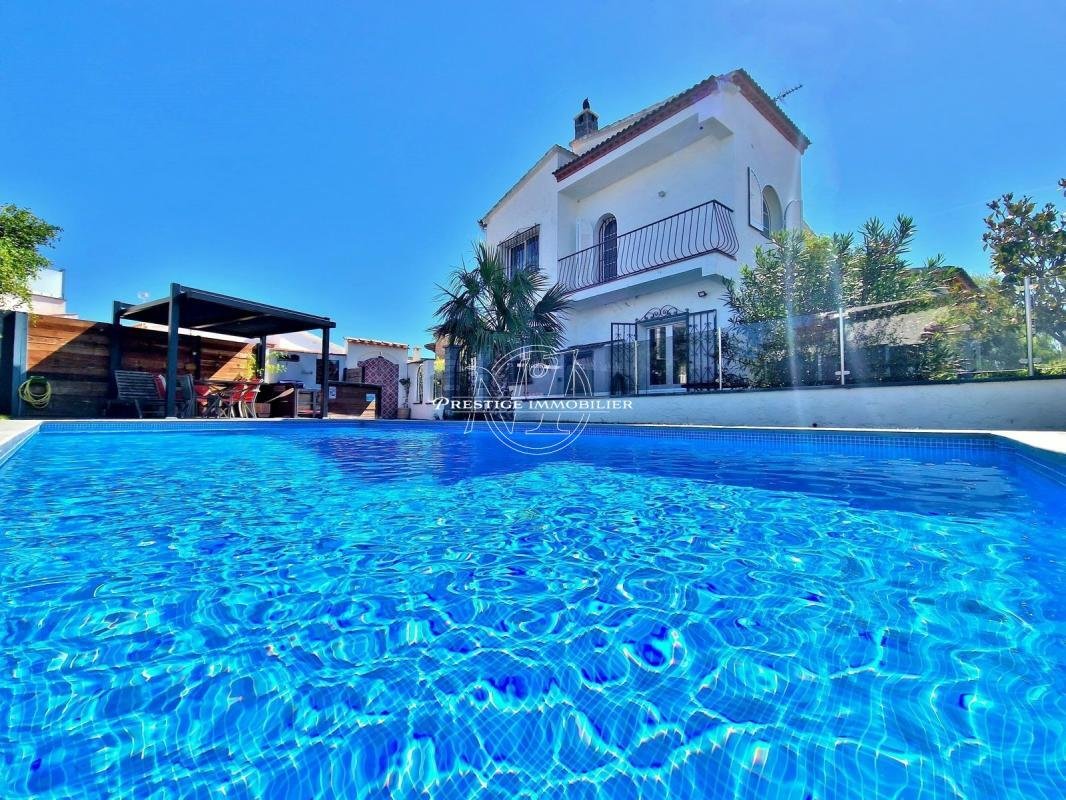 Villa in Roses, Catalonia, Spain 2 - 16544711