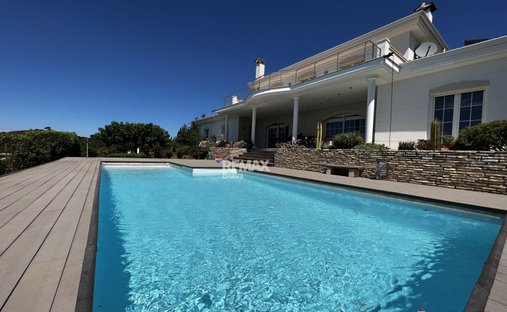 Villa in Pau, Catalonia, Spain 1