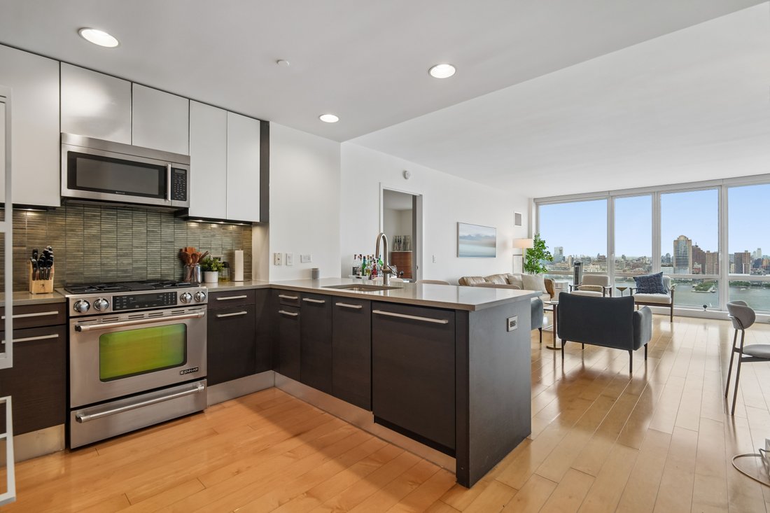 Jersey City, New Jersey, United States 3 - 18838288