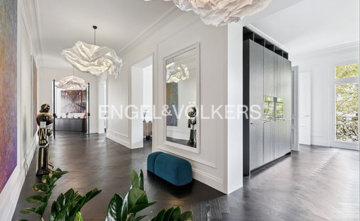 Apartment in Porte Dauphine, Paris 16e Arrondissement, Paris 1