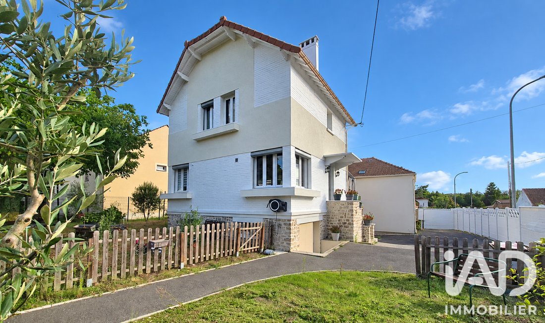 House in Les Nouvelles France, Pierrelaye, France 1 - 18843507