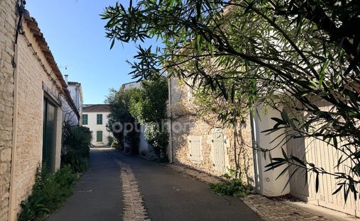 Maison à Le Bois-Plage-en-Ré, Nouvelle-Aquitaine, France 1