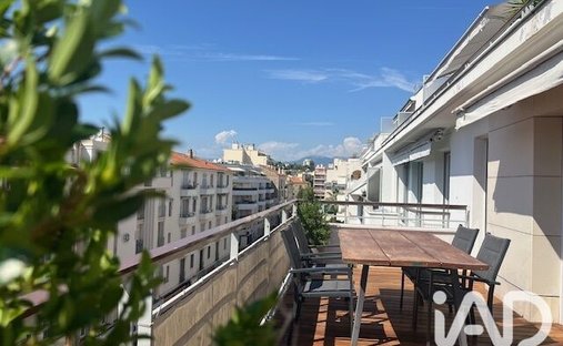 Wohnung in De-Gaulle-Platz, Antibes, Frankreich 1