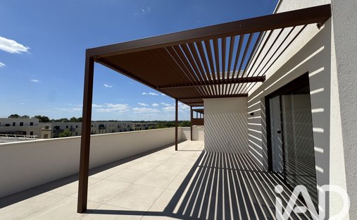 Appartement à Sud, Castries, France 1