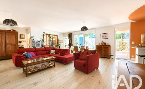 House in Yves, Nouvelle-Aquitaine, France 1