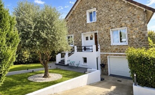 House in Le Plateau Pyramide, Athis-Mons, France 1