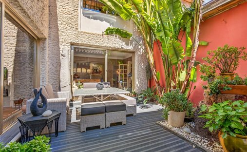 House in La Berarde, Chateauneuf-les-Martigues, France 1