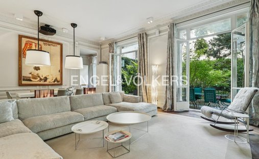Apartment in Saint Philippe du Roule, Paris 8e Arrondissement, Paris 1