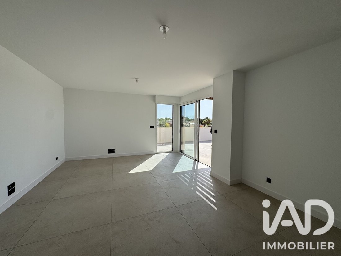 Apartment in Sud, Castries, France 2 - 18843703