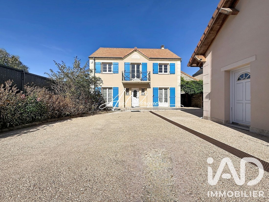 House in Ballainvilliers, Ile-de-France, France 1 - 18843877