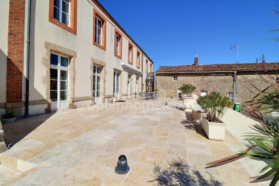Castello a Mazières-en-Mauges, Paesi della Loira, Francia 4 - 18840185