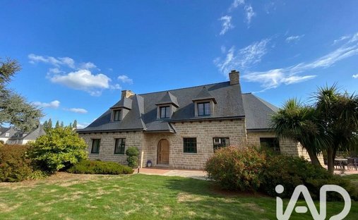 House in Plœuc-L'Hermitage, Brittany, France 1