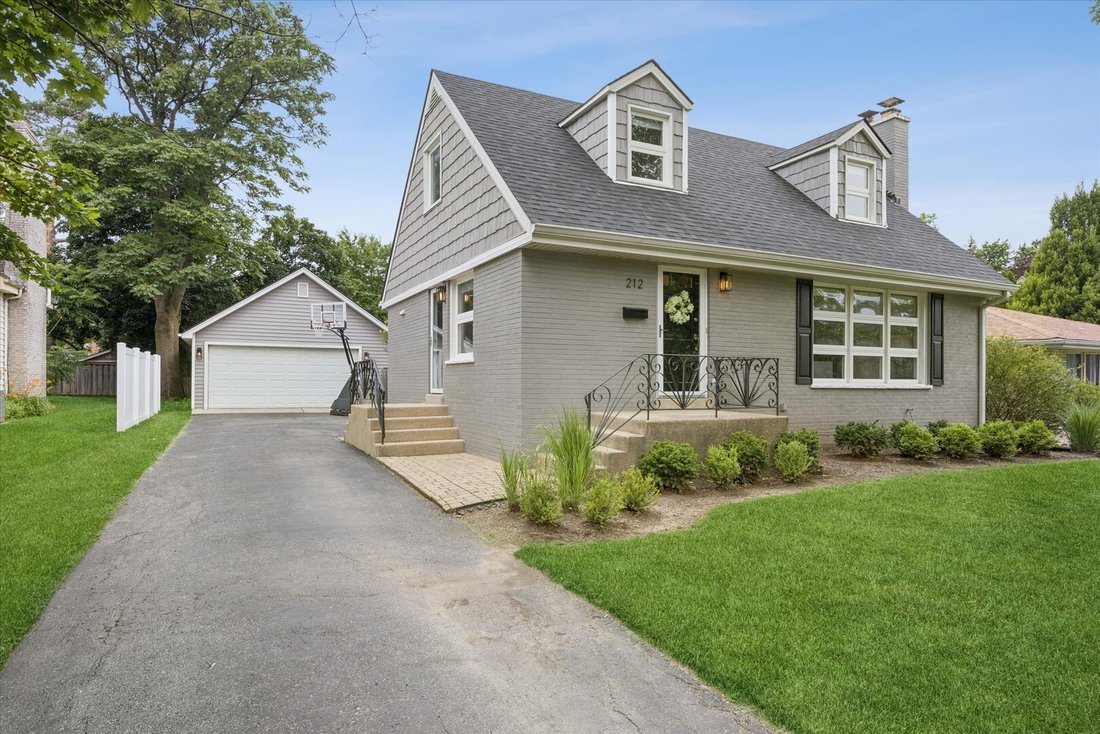 House in Clarendon Hills, Illinois, United States 2 - 18840162