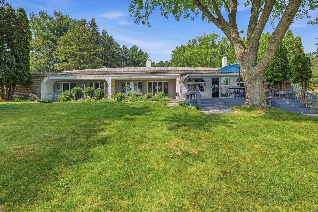House in Fox Lake, Wisconsin, United States 1 - 18840575