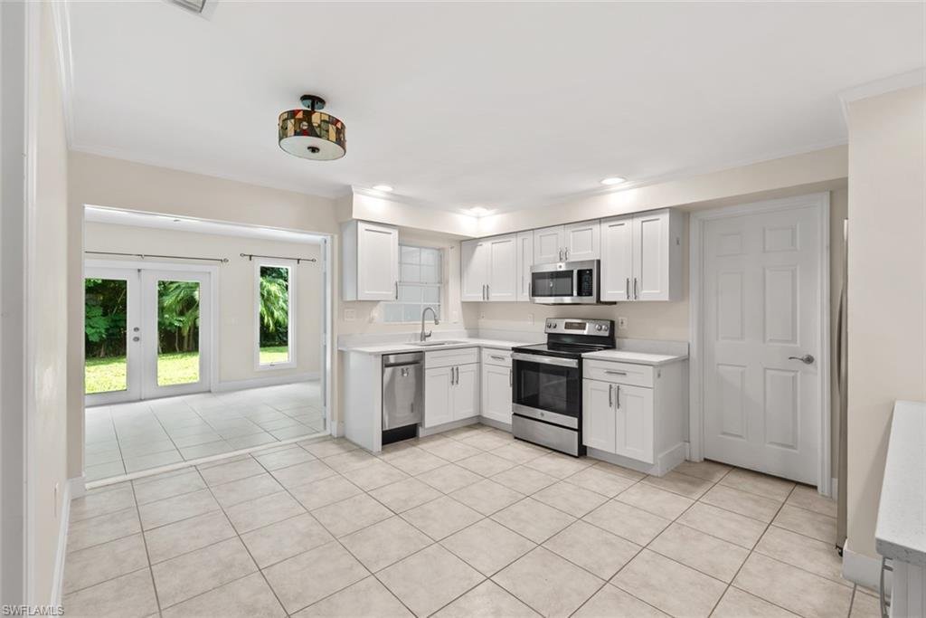 Naples, Florida, United States 5 - 18840673