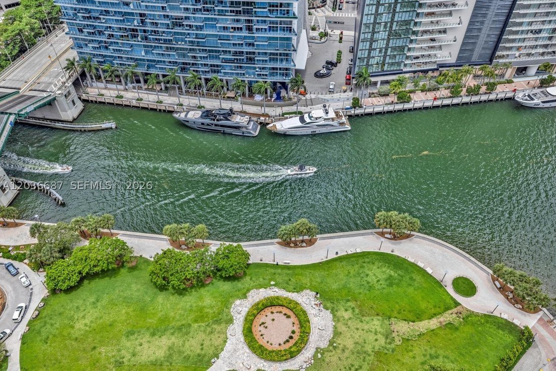 Condo in Miami, Florida, United States 1 - 18840224