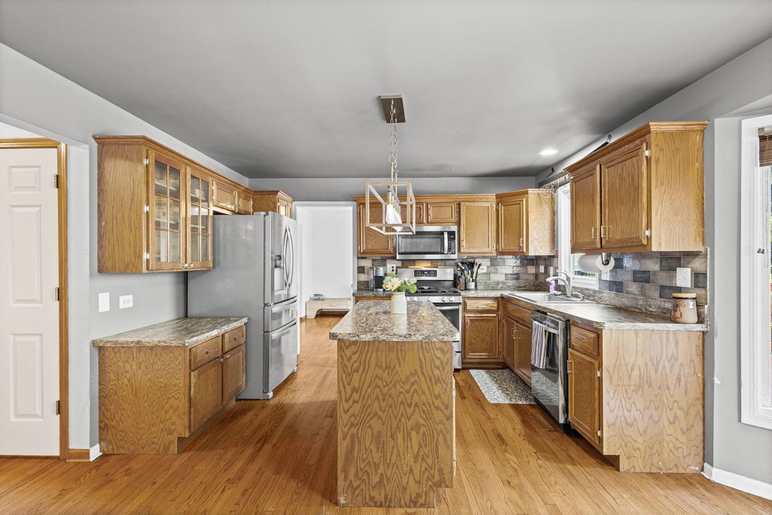 House in Lemont, Illinois, United States 3 - 18840144