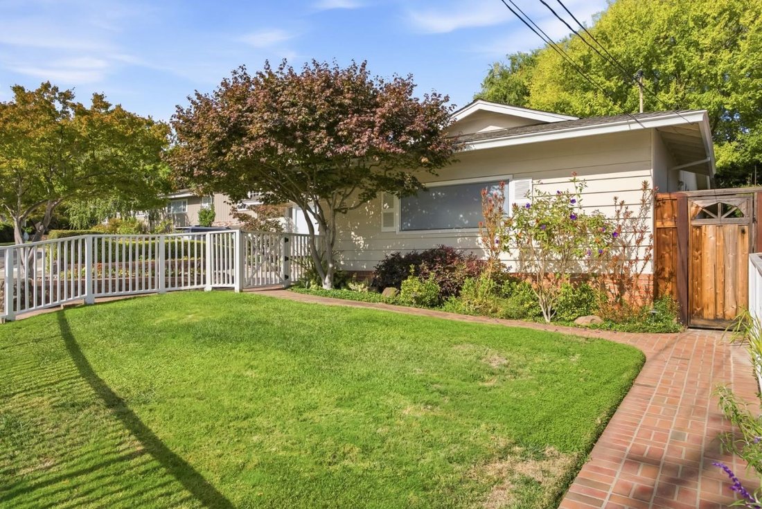 House in San Carlos, California, United States 4 - 18840623