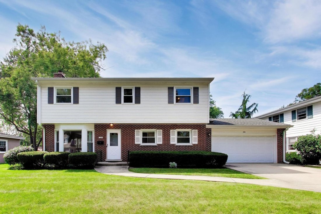 House in Arlington Heights, Illinois, United States 1 - 18839411