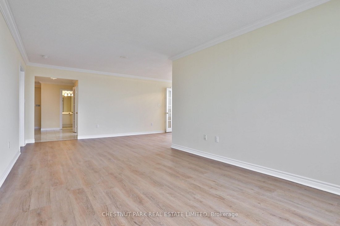 Apartment in Toronto, Ontario, Canada 5 - 18839876