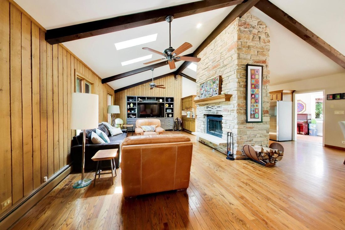 House in Wheeling, Illinois, United States 4 - 18839709